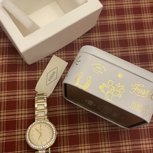 New. Beautiful Fossil Watch. - Picture 10 of 11